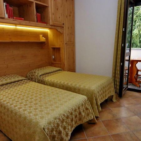 Albergo Ristorante Centro Vico Canavese エクステリア 写真