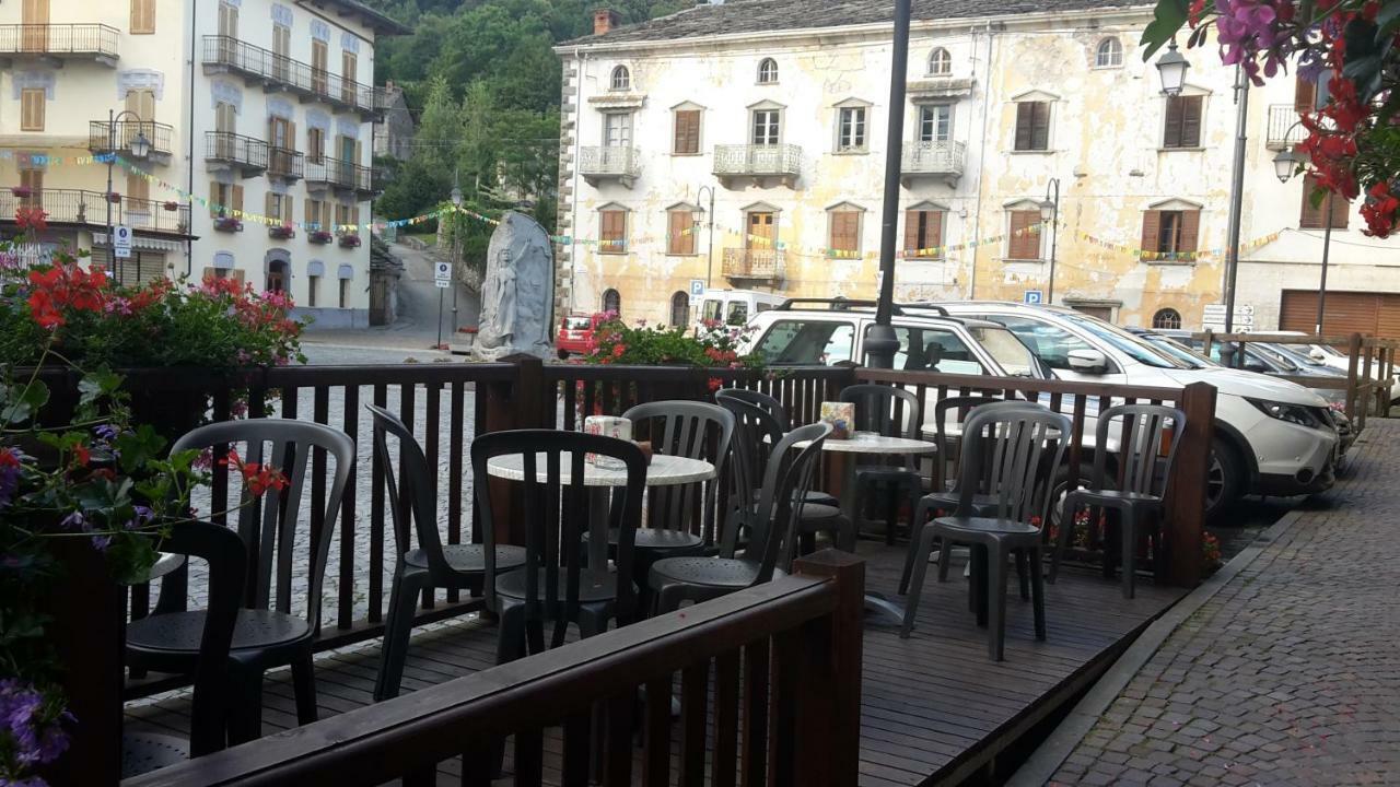 Albergo Ristorante Centro Vico Canavese エクステリア 写真