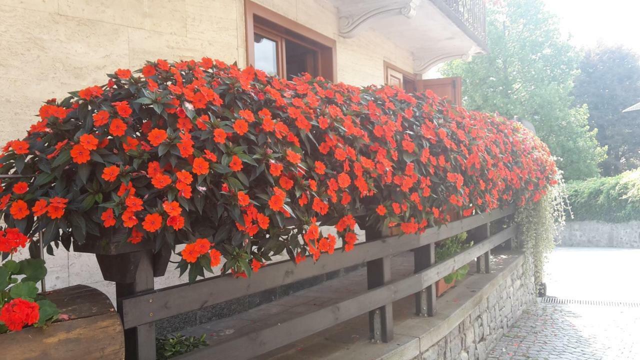 Albergo Ristorante Centro Vico Canavese エクステリア 写真