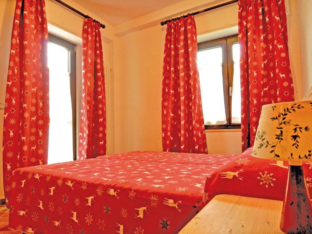 Albergo Ristorante Centro Vico Canavese エクステリア 写真