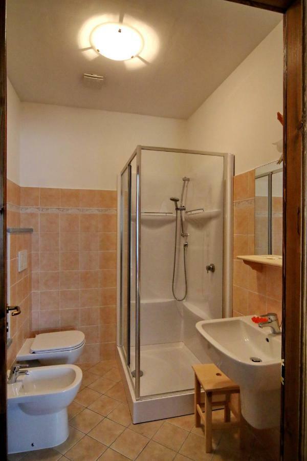 Albergo Ristorante Centro Vico Canavese エクステリア 写真