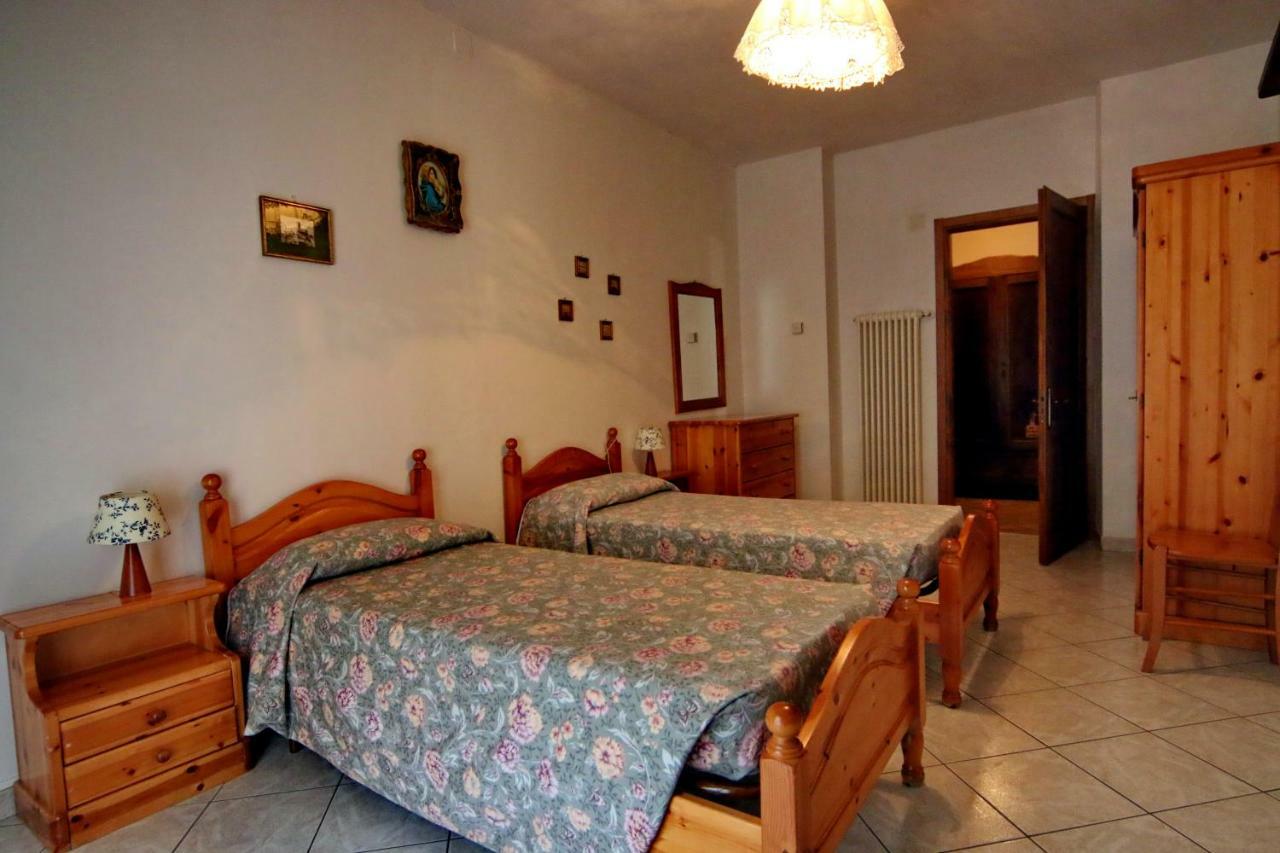 Albergo Ristorante Centro Vico Canavese エクステリア 写真