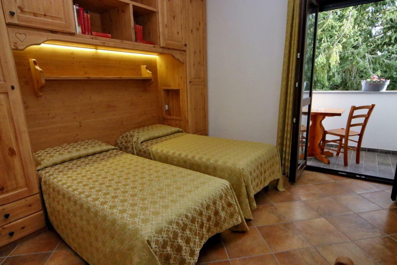 Albergo Ristorante Centro Vico Canavese エクステリア 写真