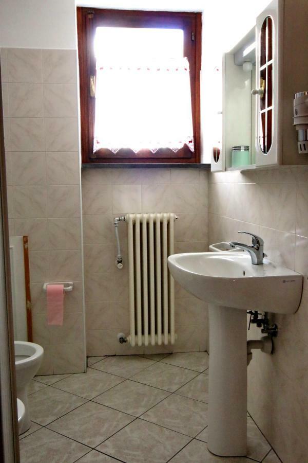 Albergo Ristorante Centro Vico Canavese エクステリア 写真
