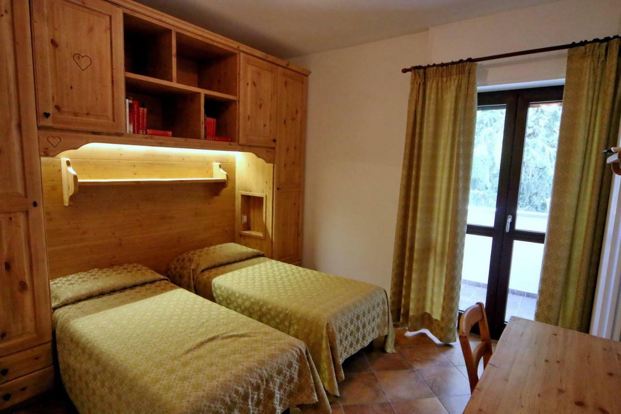 Albergo Ristorante Centro Vico Canavese エクステリア 写真
